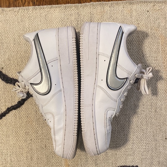 Nike Air Force 1 White/Metallic/Silver-Black - Picture 4 of 6
